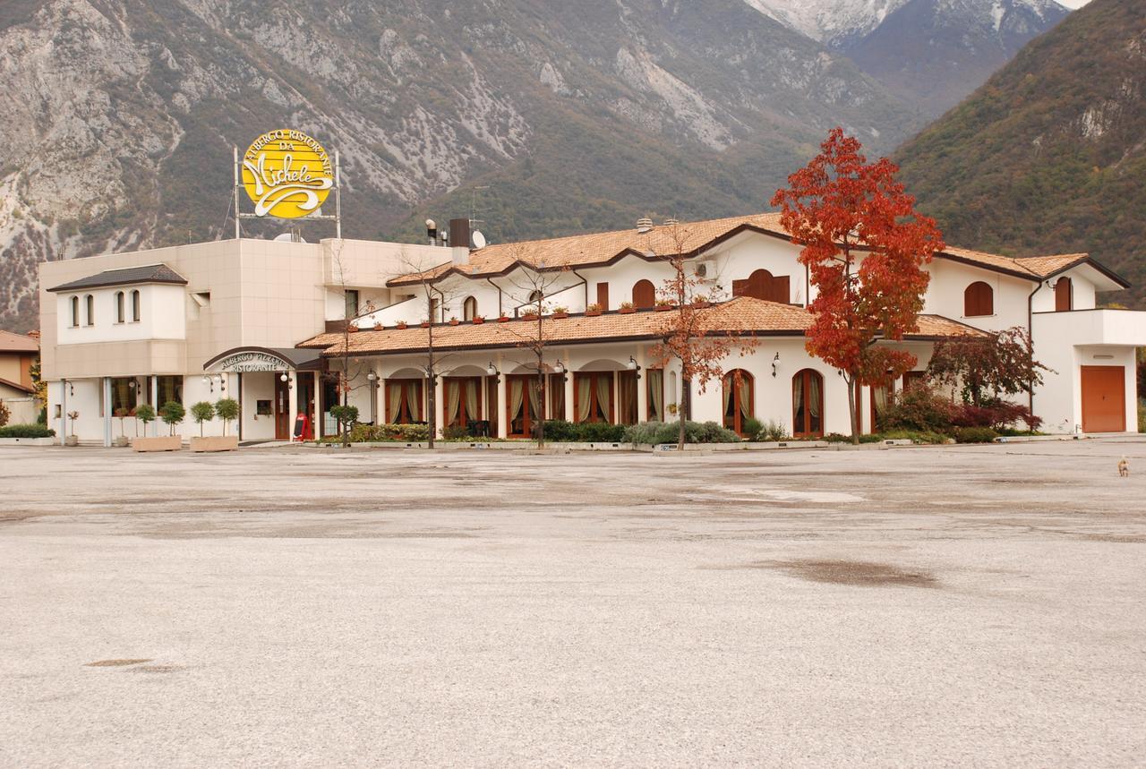 Albergo Ristorante Pizzeria Da Michele Венцоне Екстериор снимка